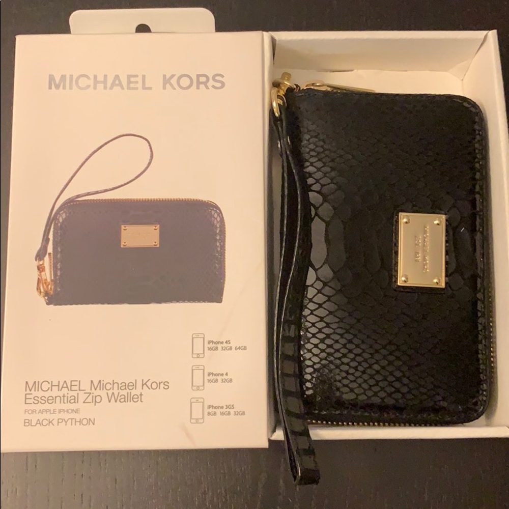 Michael Kors Wristlet